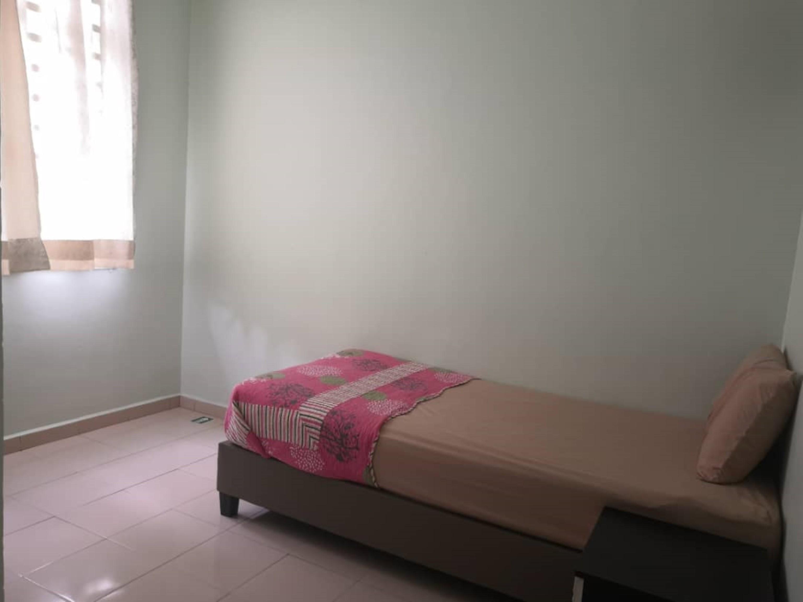Oyo 90132 Come Inn Premium Куала-Тренгану Экстерьер фото
