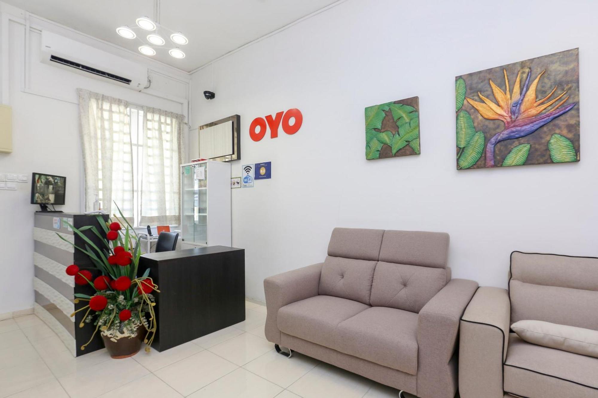 Oyo 90132 Come Inn Premium Куала-Тренгану Экстерьер фото